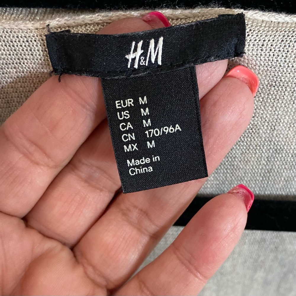 H&M- Oatmeal Dolman Sleeve Cardigan size Medium - Picture 6 of 6